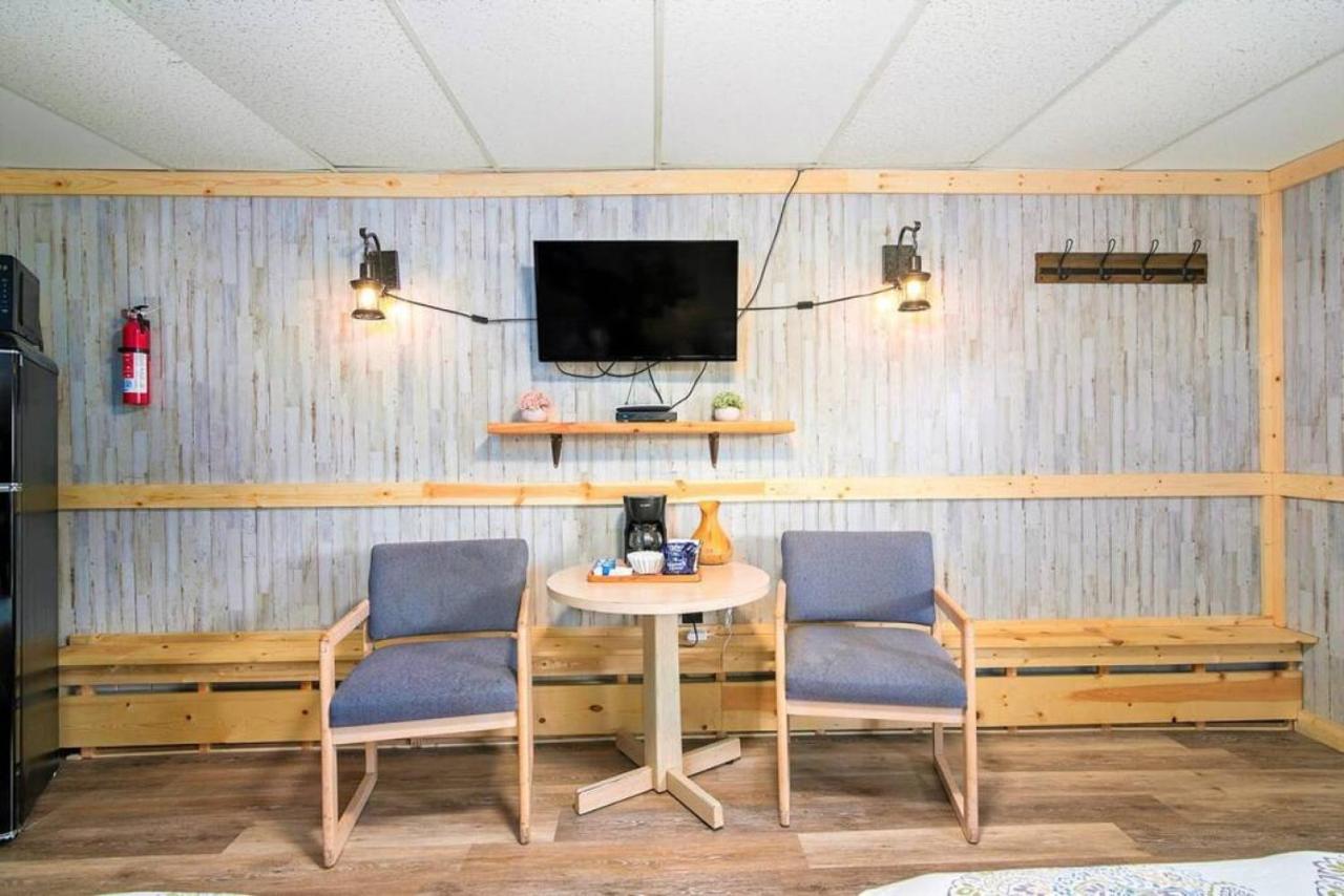 4 Spacious Dog Friendly Cozy